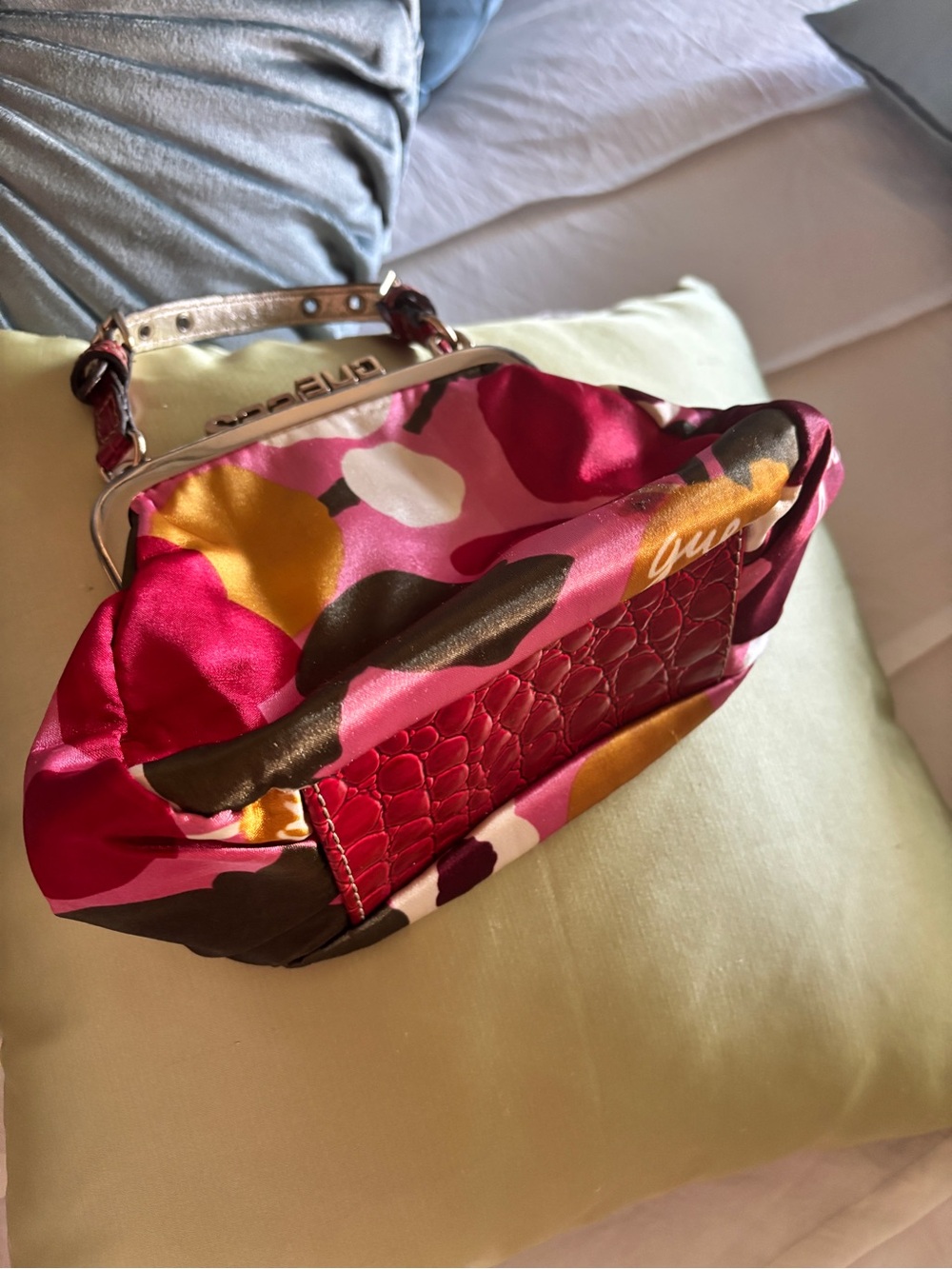 Guess by Marciano Pink Floral Satin Frame-Top Clutch